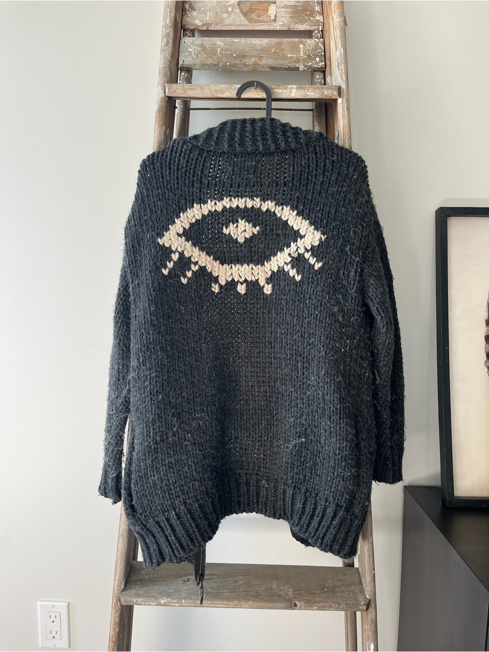 JACKSON ROWE | Eye-Pattern Knit Sweater